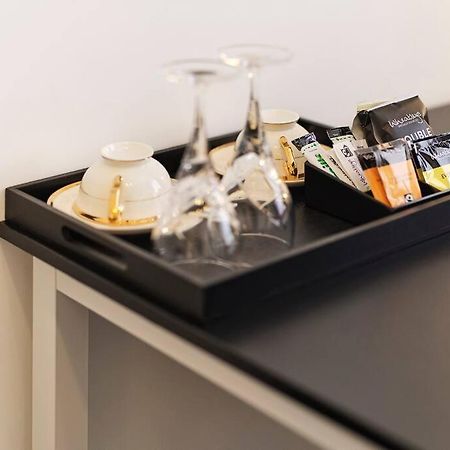Rofennie Suite -Luxury Ensuite Room! 梅德斯通 外观 照片