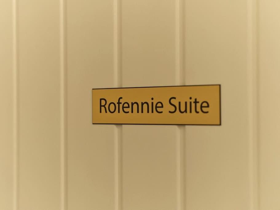 Rofennie Suite -Luxury Ensuite Room! 梅德斯通 外观 照片